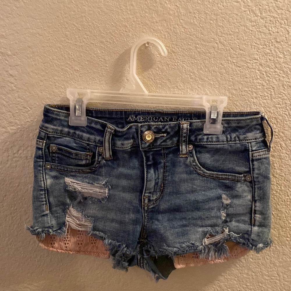 American eagle shorts size 4 blue with pink pocket lining